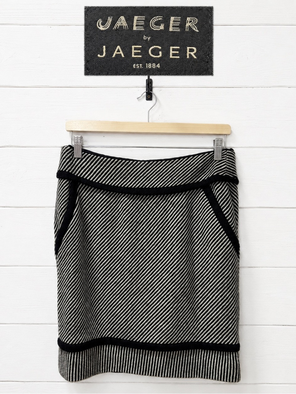 Jaeger by Jaeger Wool-Blend Striped Skirt – Size us 8